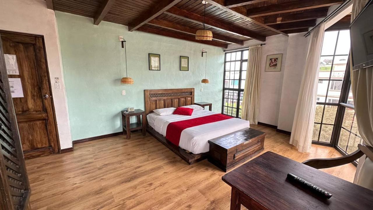 Hotel Noris Alausi Bagian luar foto