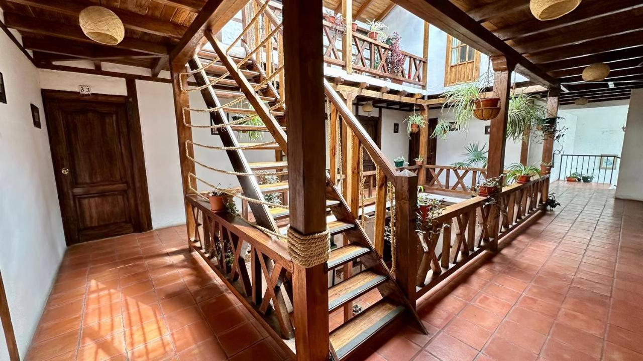 Hotel Noris Alausi Bagian luar foto