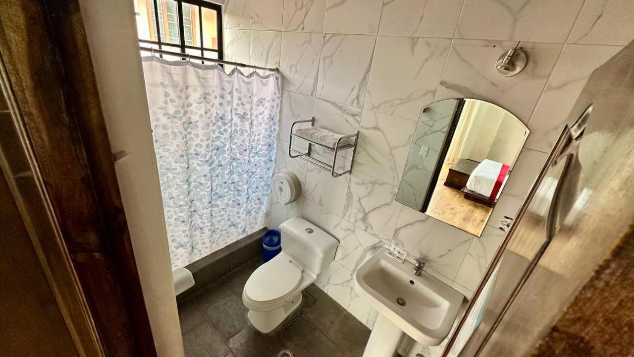 Hotel Noris Alausi Bagian luar foto