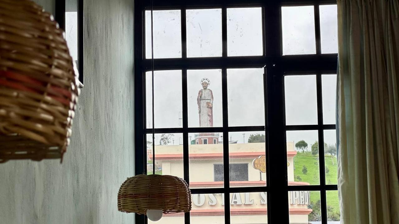 Hotel Noris Alausi Bagian luar foto
